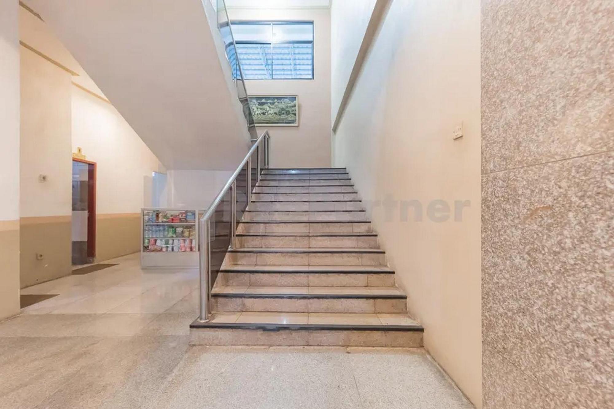 Hotel Ayong Linggarjati Kuningan Mitra Reddoorz Exterior foto