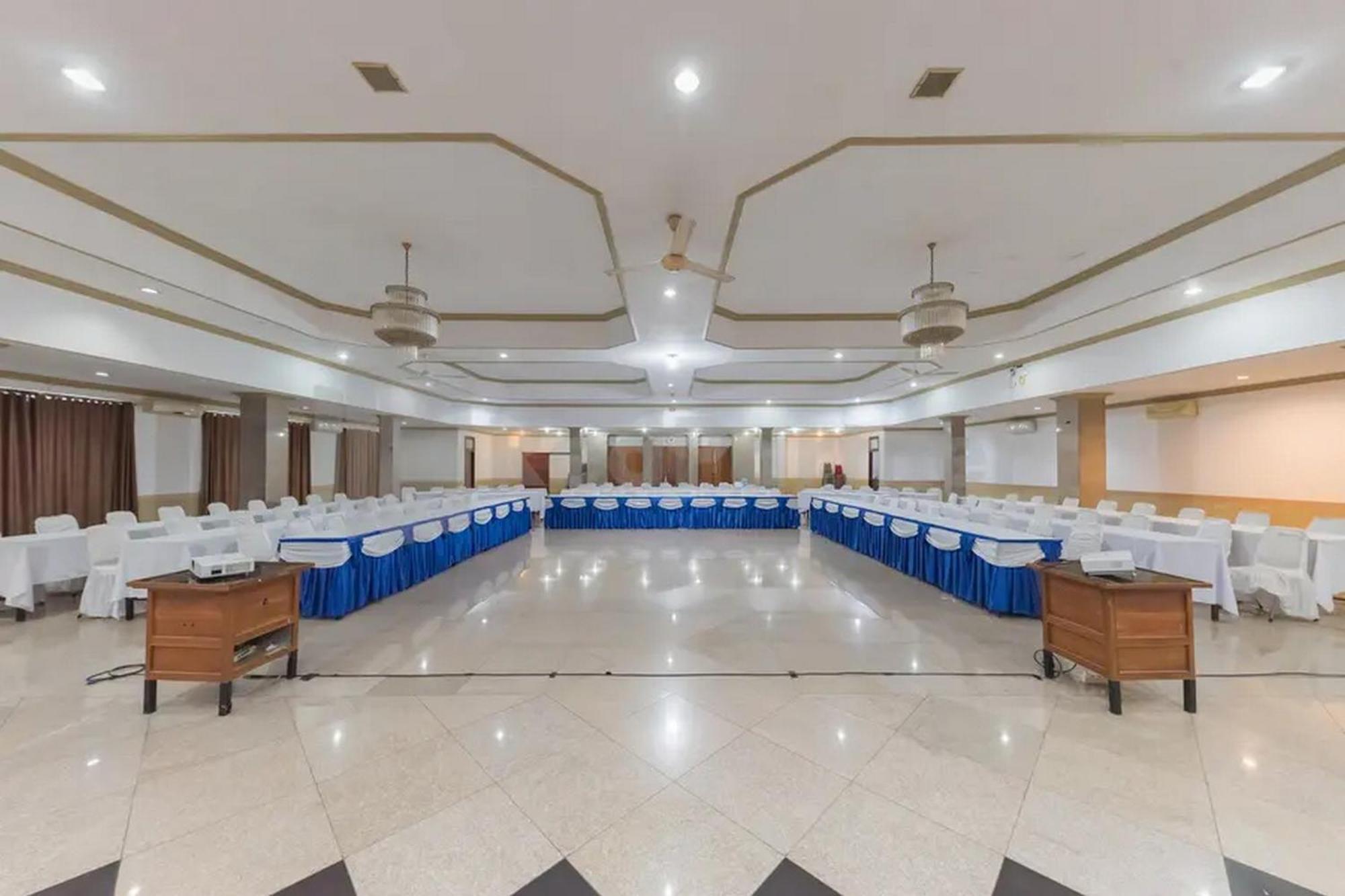 Hotel Ayong Linggarjati Kuningan Mitra Reddoorz Exterior foto